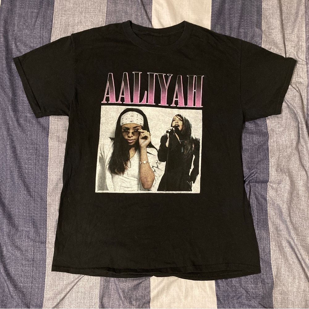 Aaliyah Graphic T Shirt Sz L Womens Cut Black